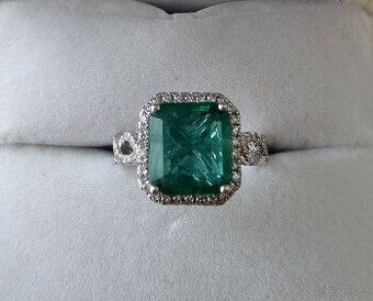DIAMANTOVÝ PRSTEN SMARAGD 4.18ct. ZAMBIE NEOLEJOVANÝ TOP