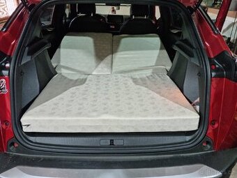 Spací vestavba Peugeot 2008