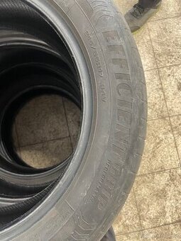 215 55 R17 94V Goodyear efficient grip performance