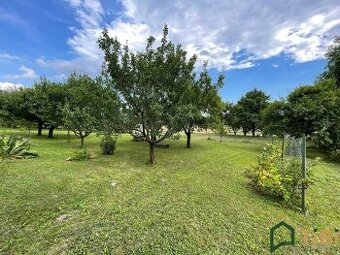 Prodej podílu 1/2 pozemky - zahrady, 809 m2 - Lysice