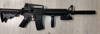 Airsoftová zbraň M4 RIS M83A2, kompletní set