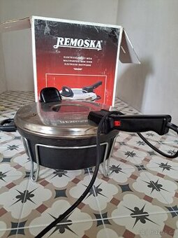 Remoska s teflonovým povrchem, objelm 4l