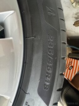 235/45-18 98Y Bridgestone - 1