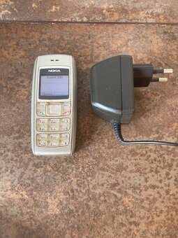 Malá a lehká NOKIA 1600 s originální nabíječkou