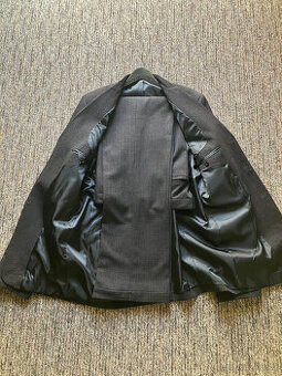 Pánský oblek šitý na míru pro dlouhána 207cm