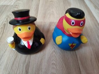 Puzzle mlýnské kolo, gumová kačena, vodní pistole