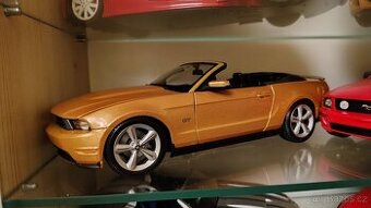 Ford Mustang Cabrio 1:18 Maisto