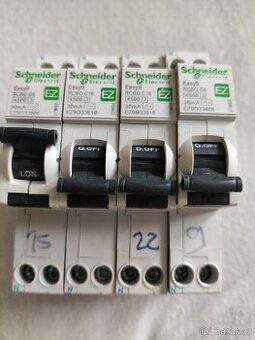 Jistič Schneider 30mA - 4kusy (cena za kus 500kc) - 1