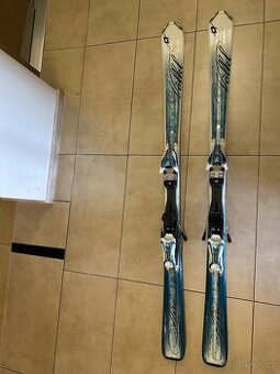 Sjezdové lyže Volkl