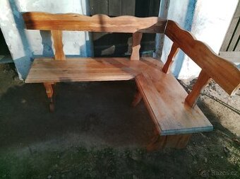 Dřevěný nábytek z masivu