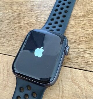 Apple Watch Series 4 Nike+ (44 mm, GPS)