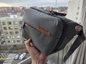 Peak Design Everyday Sling 3L v2 světle šedá