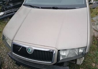 Prodám kapotu s maskou na Škoda Fabia 1