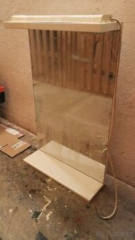 Daruji zrcadlo s osvětlením a zásuvkou