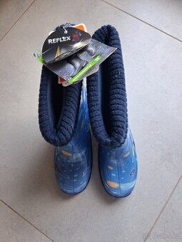 Zcela nové holinky DEMAR se zaplením vel. 34-35