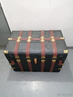 starožitná truhla-lodní kufr