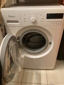 Pračka whirlpool