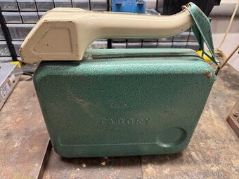 Sběratelský kovový kanystr FABORY – TOP stav, kladívkový lak