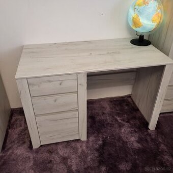 Psací stůl - dětský pokoj