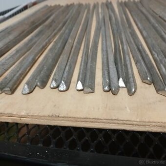 Cínové pruty, cín