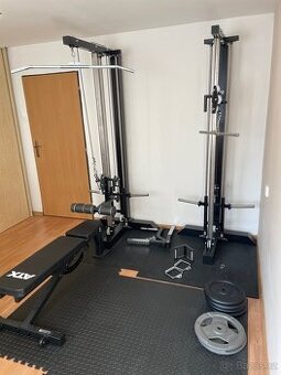 Posilovaci stroj-posilovna