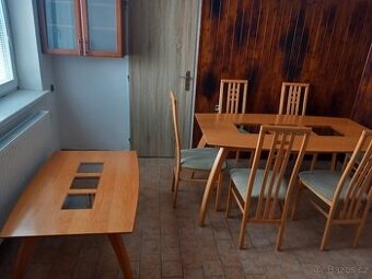 Jídelní stůl se 6 židlemi a konferenční stůl