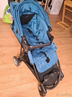 Sportovní kočárek ideální na cesty