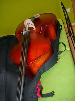 Kontrabas Jaroslav Lavička