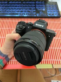 Sony Alpha A7 II + 28-70mm