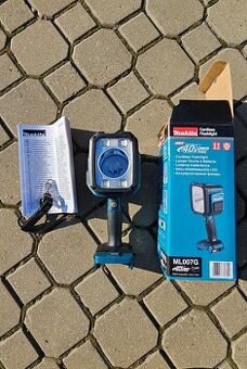 Makita ML007G Aku led svítilna Li-ion XGT 40V - nová