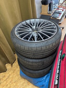 MERCEDES ALU KOLA AMG S 21” PNEU PIRELLI P ZERO