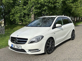 Mercedes - Benz B 180, M2012, TOP stav