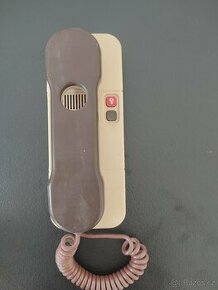 Bytový domácí telefon tesla