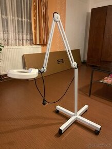 Prodám lampu s lupou