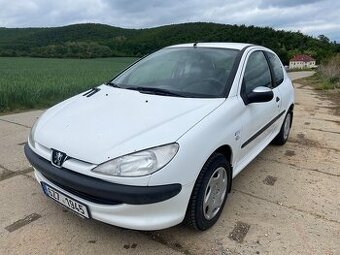 Peugeot 206 1,4i 55kW první majitel koupeno v ČR