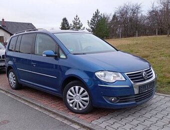 VW Touran 125kw 7 míst