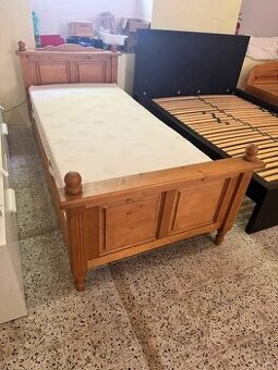 Pěkné použité jednolůžko Masiv 90x200 cm Komplet včetně matr - 1