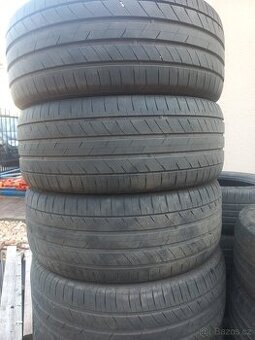Letní Kumho 235/45 Zr18 98w