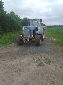 Traktor ZT303
