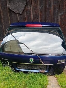 Páté dveře škoda octavia ||