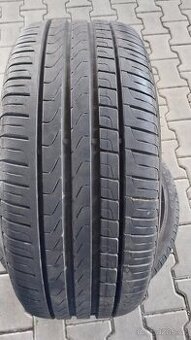 Prodám 2 x letní pneu Pirelli 235/40/19