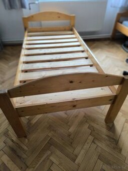 Prodám dřevěnou skládací postel