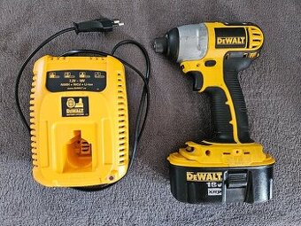 DeWALT rázový utahovák