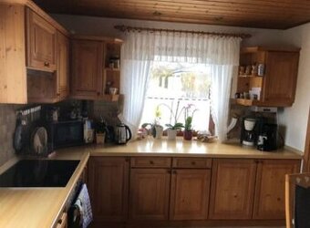 Borovicová venkovská kuchyně se spotřebiči, 5003