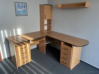 SET kancelářského nábytku - světlý dřevěný dekor