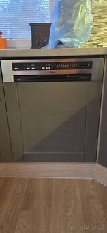 Mycka nadobi whirpool