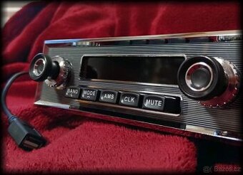 Retro autorádio do veterána