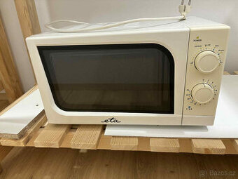 Mikrovlnná trouba Eta