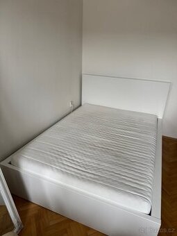 Predám posteľ IKEA MALM, biela, veľkosť 140x200 cm - 1