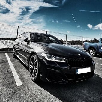 BMW 530xd 210 kW, M-Packet, LASER, PANO, KESSY, HUD, NAPPA